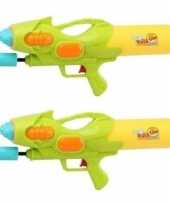 Camping 2x speelgoed waterpistolen met pomp groen geel 47 cm kopen